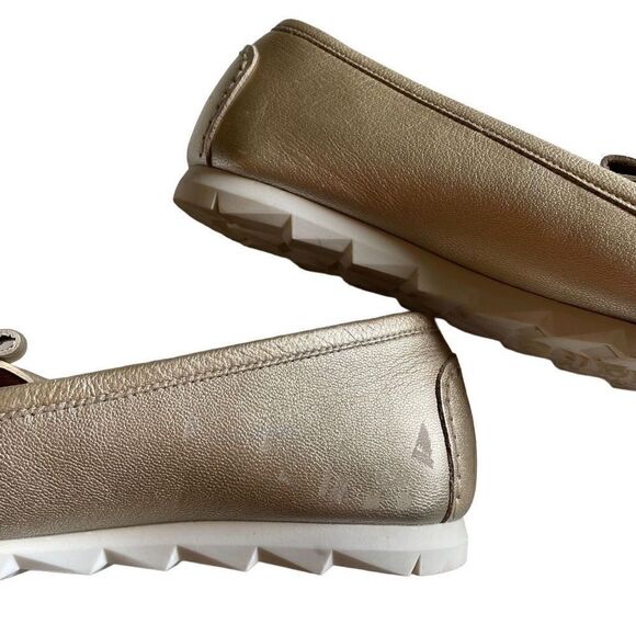 STUART WEITZMAN | gold leather tassel loafers 6 - Picture 9 of 16